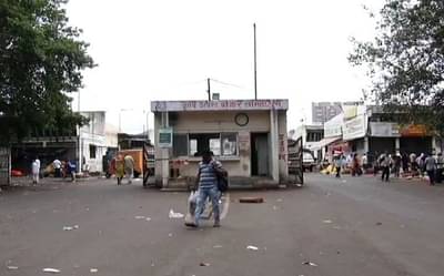 पुणे बाजार समितीमध्ये आता एकरकमी पार्कींग शुल्क, बंदचा निर्णय मागे