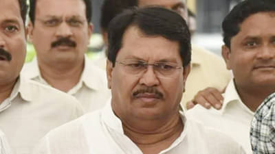 यूपी, पंजाबच्या निवडणुकीसाठीची नौटंकी तर नाही ना?; मृत शेतकऱ्यांच्या कुटुंबीयांची माफी मागा; विजय वडेट्टीवार यांची मागणी