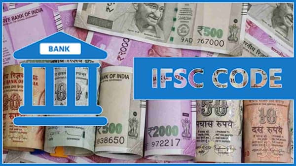 What is IFSC Code: एक काळ असा होता की, बँकेशी संबंधित कोणत्याही कामासाठी शाखेत जावे लागे. पण आता डिजिटल युग आहे. आता बँक तुमच्या ताब्यात आहे. मोबाईल बँकिंग किंवा नेट बँकिंगच्या माध्यमातून व्यवहारांशी संबंधित बरीच कामे घरी बसून केली जातात. कोणालाही पैसे ट्रान्सफर करण्यासाठी तुम्हाला बँकेत जाण्याची गरज नाही. यासाठी, खाते क्रमांकासह, आणखी एक विशेष कोड आवश्यक आहे, ज्याला IFSC म्हणतात.