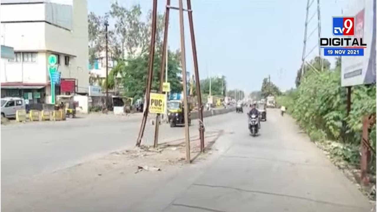 विजेच्या खांबाला धडकून रिक्षाचा अपघात; रिक्षाचालक जखमी