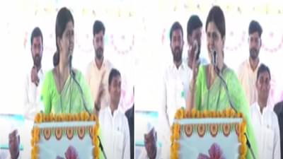 पदासाठी हाथ फैलावण्याचे संस्कार रक्तात नाहीत, पंकजा मुंडेंची खदखद पुन्हा समोर