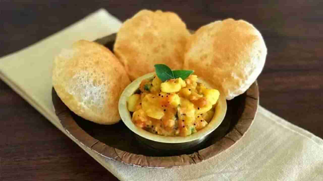 Puri Bhaji Recipe : घरच्या-घरी तयार करा स्वादिष्ट पुरी भाजी, पाहा खास रेसिपी!