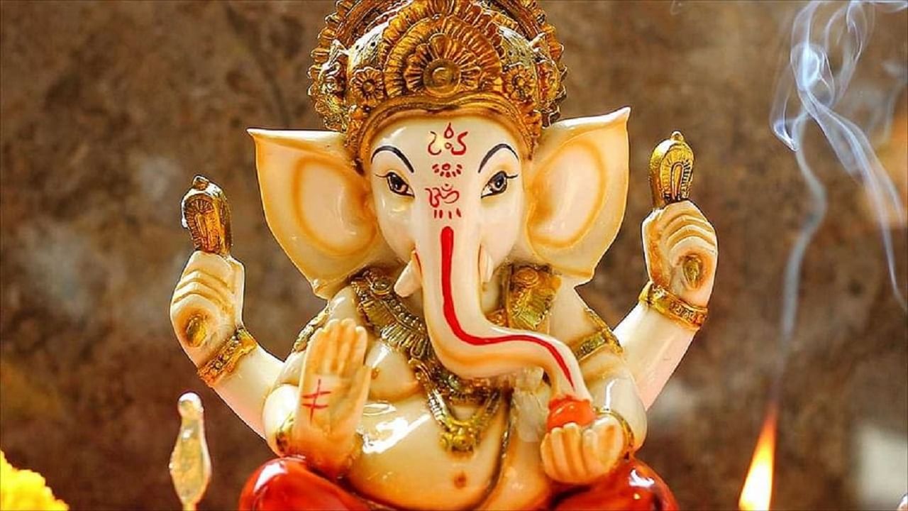 मार्गशीर्ष महिन्यातील अंगारकी चतुर्थीला 6 उपाय करा, आयुष्यातील सर्व संकट दूर होतील मार्गशीर्ष महिन्यातील अंगारकी चतुर्थीला 6 उपाय करा, आयुष्यातील सर्व संकट दूर होतील
