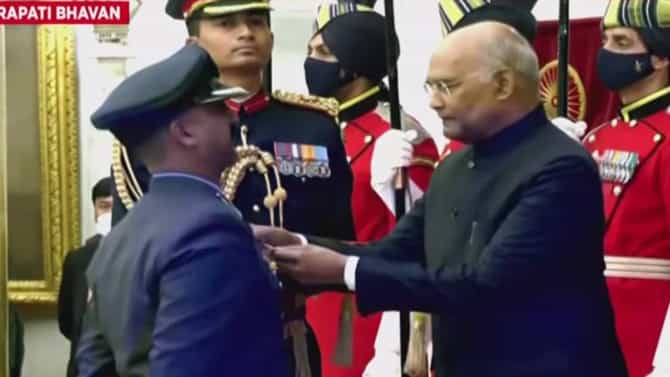 Video : अभिनंदन वर्धमान यांचा वीर चक्र पुरस्काराने सन्मान, राष्ट्रपती कोविंद यांच्या हस्ते पुरस्कार प्रदान