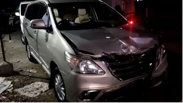 Ravikant Tupkar Accident | शेतकरी नेते रविकांत तुपकरांच्या गाडीला अपघात, दुचाकीस्वार येऊन धडकले