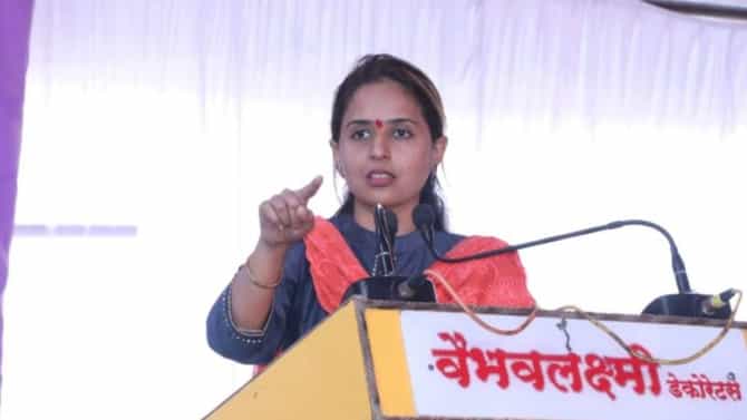 नाचता येईना, अंगण वाकडं अशी सरकारची अवस्था, प्रीतम मुंडेंची टीका, ओबीसी आरक्षणावरुन घणाघात