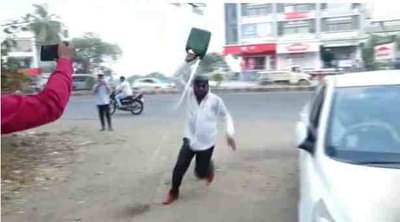 Aurangabad: तरुणाचा रॉकेल ओतून आत्मदहनाचा प्रयत्न, अभियंत्याने जातीवाचक शिवीगाळ केल्याचा आरोप