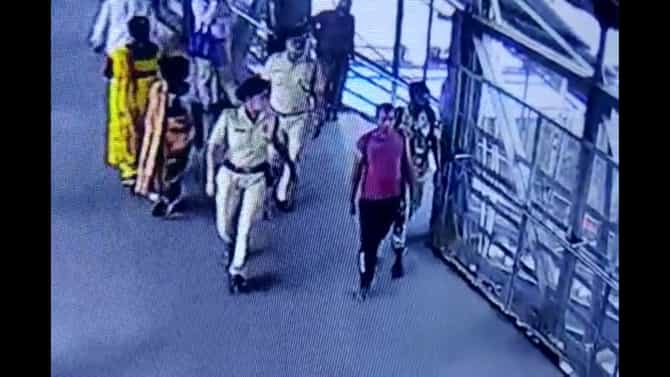 धावत्या ट्रेनमध्ये मोबाईल हिसकावणाऱ्या सराईत चोरटा डोंबिवली आरपीएफ पोलिसांच्या जाळ्यात