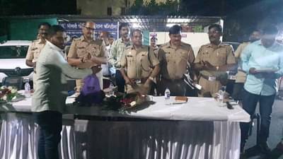 साबळेवाडीच्या माजी संरपंचाला पोलिसांचा दणका, पावणे चार कोटींच्या 38 गाड्या मूळ मालकांना परत