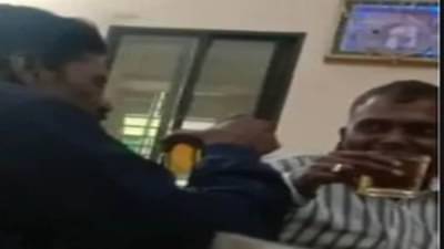 Nagpur - सुरक्षा रक्षकच दारूपार्टी करतात तेव्हा..., नागपूरच्या प्रादेशिक मनोरुग्णालयाची सुरक्षा व्यवस्था वाऱ्यावर