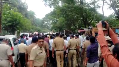 Maharashtra MLC Election 2021 : विधान परिषदेची रणधुमाळी, कोल्हापुरात पाटील- महाडिक गट आमने सामने, कार्यकर्त्यांमध्ये शाब्दिक चकमक