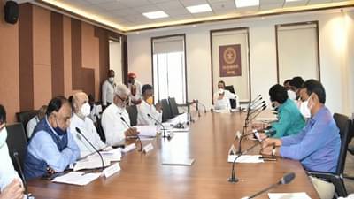 बैठकीचे फलीत : सोयाबीन दराबाबत सकारात्मक निर्णय, शेतकऱ्यांची फसवणूक करणाऱ्या विमा कंपन्यांवर होणार गुन्हे दाखल