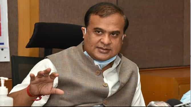 जे आसामनं केलं ते महाराष्ट्रानेही करावं? नवं वर्ष आई वडील, सासु सासऱ्यांसोबत घालवण्यासाठी 4 दिवसांची अतिरिक्त रजा