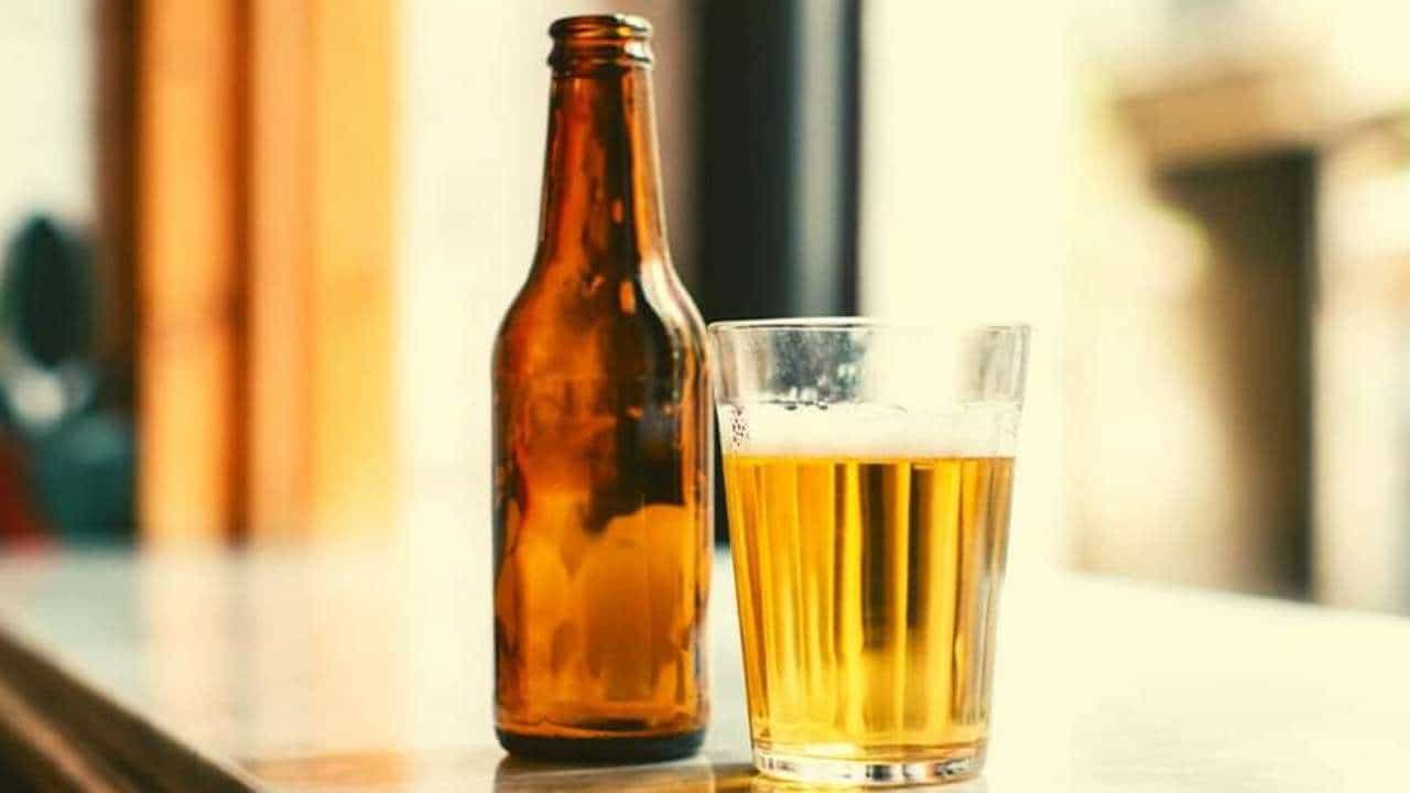 देशी की विदेशी? परदेशी ब्रँडच्या दारूच्या किंमतीत थेट 36 टक्क्यांनी घट, सरकारची कृपा