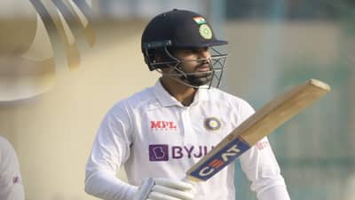 Shreyas Ayer : श्रेयस अय्यरने इतिहास रचला, कसोटी पदार्पणातचं शतक झळकावलं