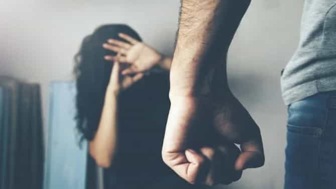 बायकोला मारझोड करणं कितपत योग्य? देशभरातल्या धक्कादायक सर्व्हेक्षणची जोरदार चर्चा