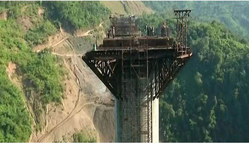 बर्मा बॉर्डरपर्यंत जाण्यासाठी भारतीय रेल्वेने बांधला जगातील सर्वात उंच रेल्वे ट्रॅक बर्मा बॉर्डरपर्यंत जाण्यासाठी भारतीय रेल्वेने बांधला जगातील सर्वात उंच रेल्वे ट्रॅक