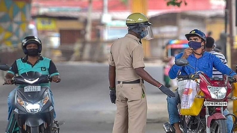 पेट्रोल पंपावरील तैनात फौजफाटा वापस बोलावला; नाशिकमधील हेल्मेटसक्तीवर 8 दिवसांत होणार सुनावणी