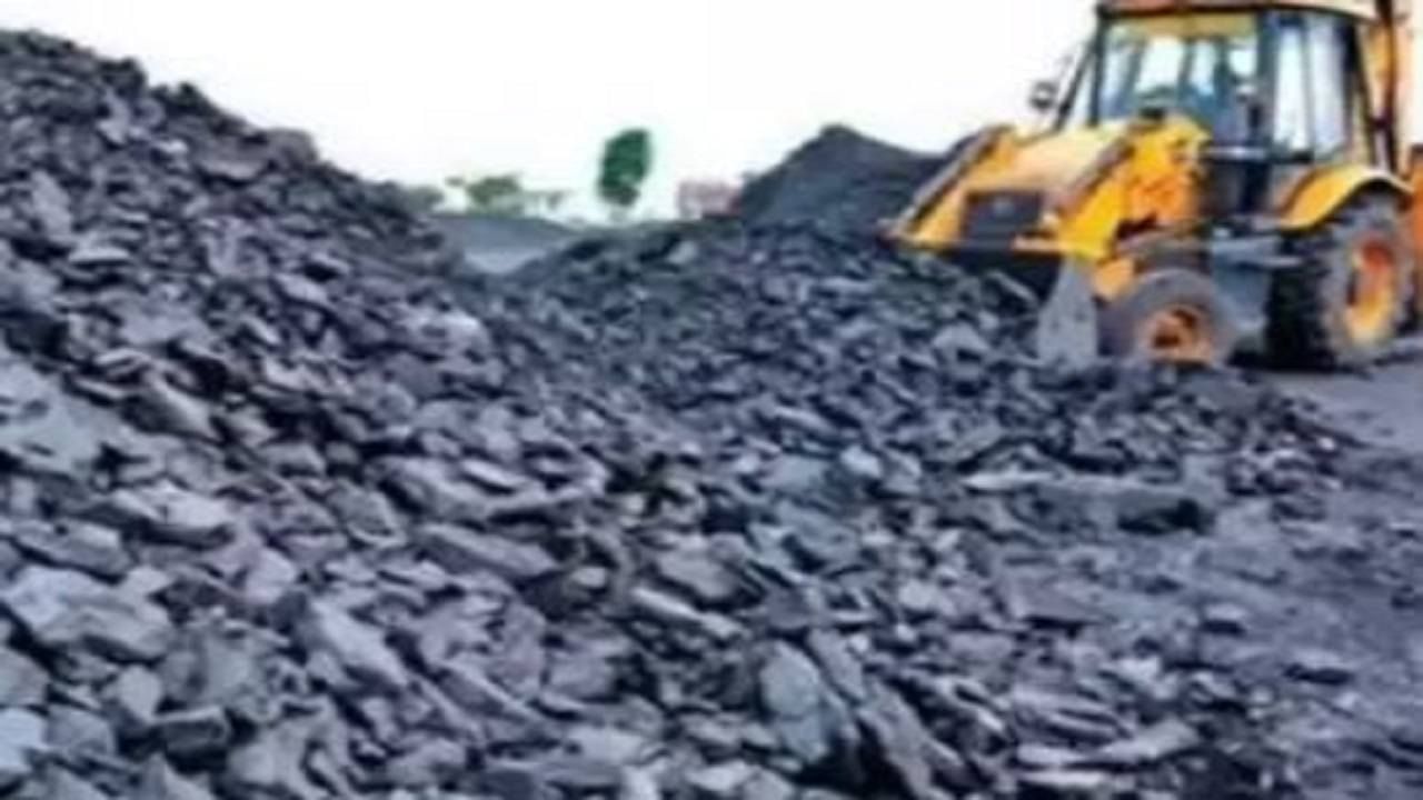 Koradi power plant कोळशात केले हात काळे, तीन अधिकारी निलंबित