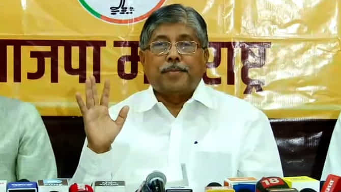 कसं काय दादा बरं हाय का? दिल्ली भेटीचं ऐकलं ते खरंय का? चंद्रकांत पाटलांवर पक्षश्रेष्ठी नाराज?