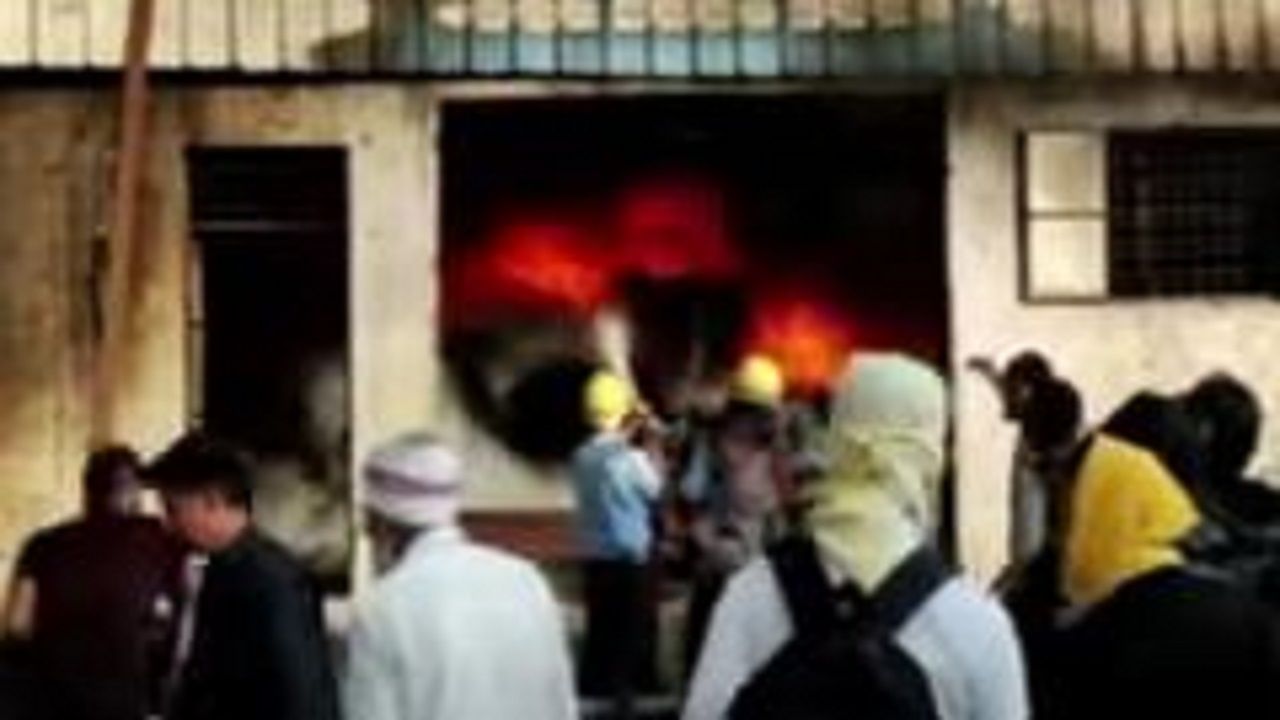 Video - Nagpur उपलवाडीतील गोदामाला आग, तीन गोदाम जळून खाक