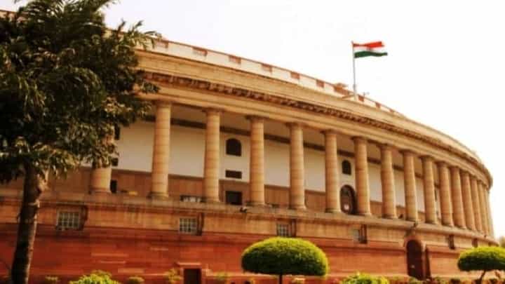 संसदेचं हिवाळी अधिवेशन वादळी ठरणार? भाजपच्या सर्व खासदारांना व्हीप जारी संसदेचं हिवाळी अधिवेशन वादळी ठरणार? भाजपच्या सर्व खासदारांना व्हीप जारी