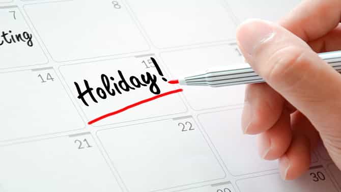 Public Holidays In 2022 : 2022 च्या नव्या वर्षात इतक्या सुट्ट्या, 12 सुट्ट्यांची मजाच निघून जाणार; पण कशी?