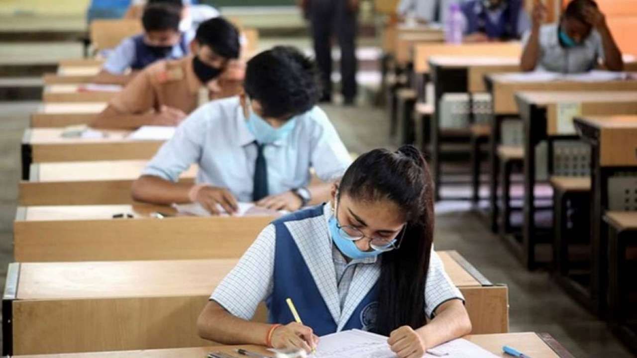 Maharashtra School Reopen Guidelines :  राज्यात शाळांचे पहिलीपासूनचे वर्ग सुरु होणार, संपूर्ण नियमावली एका क्लिकवर