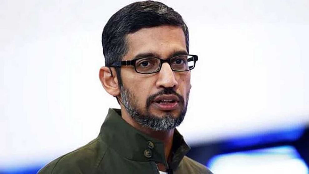 गूगल : जगातील सर्वात मोठ्या कंपन्यांपैकी एक असलेल्या Google चे मुख्य कार्यकारी अधिकारी सुंदर पिचाई हे देखील भारतीय वंशाचे आहेत. सुंदर पिचाई यांची 2015 मध्ये कंपनीचे सीईओ म्हणून नियुक्ती करण्यात आली होती. IIT खरगपूरमध्ये शिकलेले पिचाई 2004 मध्ये गुगलमध्ये रुजू झाले होते. लॅरी पेज अँड सेरेजी ब्रीन कंपनी सोडल्यानंतर ते गुगल सोबत काम करु लागले होते. सुंदर पिचई यांचा जन्म तामिळनाडूमध्ये झाला होता. आयआयटी खरगपूरमध्ये शिकून बाहेर पडल्यानंतर ते स्टॅनफोर्ड विद्यापीठ कॅलिफोर्निया येथे पुढील शिक्षण घेण्यासाठी गेले होते.