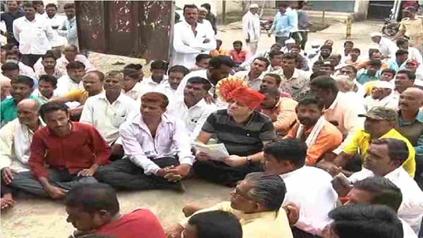 वीज बिल वसुलीच्या निषेधार्थ शेतकऱ्यांचा मोर्चा, औरंगाबादमधील कन्नड शहरात शेकडो शेतकरी रस्त्यावर