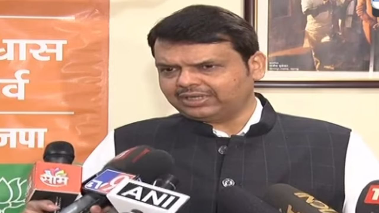 Devendra Fadnavis : 'सरकार घाबरलेलं, स्वत:च्या आमदारांवरही त्यांचा विश्वास नाही', विधानसभा अध्यक्ष निवड प्रक्रियेवरुन फडणवीसांचा घणाघात