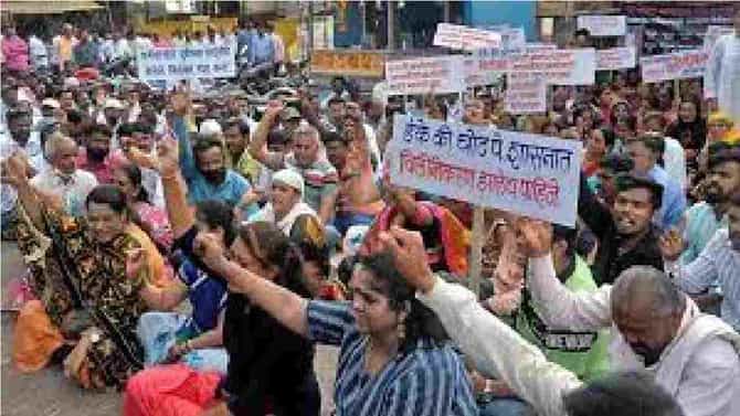 VIDEO : एसटी कर्मचाऱ्यांच्या संपावरून गोपीचंद पडळकर-अनिल परब आमनेसामने