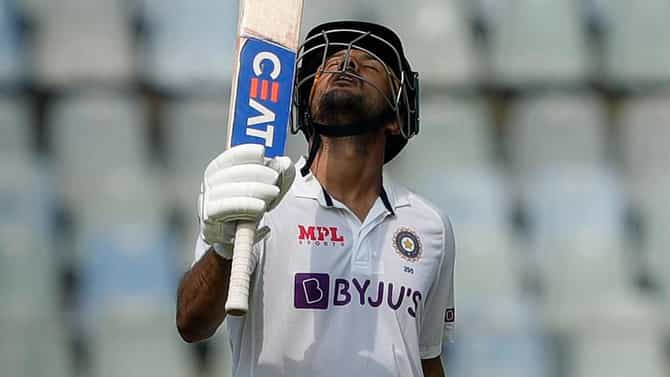 IND vs NZ : एजाज पटेलचा चौकार, मयंक अग्रवालचं शतक, टीम इंडियाची दिवसअखेर 4 बाद 214 पर्यंत मजल