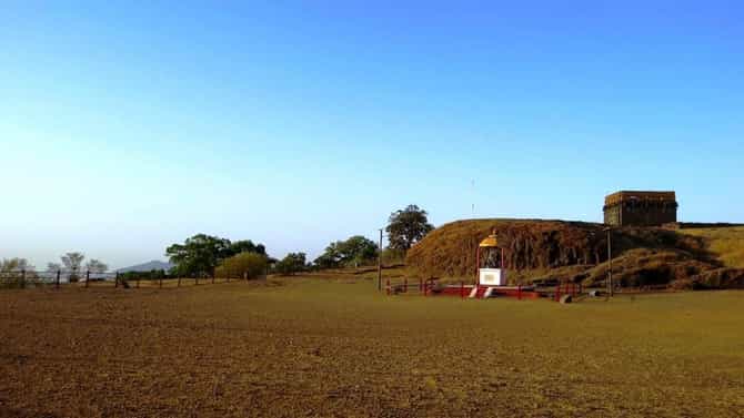 Raigad: राष्ट्रपतींचं हेलिकॉप्टर होळीच्या माळावर उतरणार, शिवप्रेंमीनी आक्षेप का घेतलेला? नेमकं कारण काय