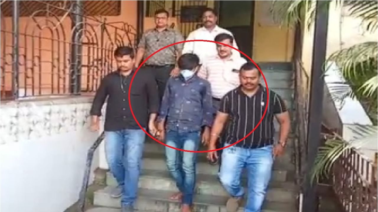 सुरक्षारक्षकच निघाला 'चिल्लर चोर,' मंदिरातून तब्बल 3 हजार रुपये लांबवले