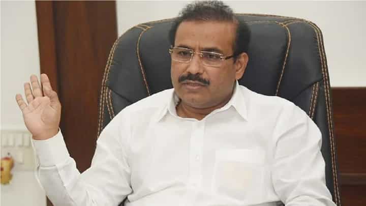 पंतप्रधान नरेंद्र मोदींकडून बूस्टर डोसची घोषणा, राजेश टोपेंकडून निर्णयाचे स्वागत पंतप्रधान नरेंद्र मोदींकडून बूस्टर डोसची घोषणा, राजेश टोपेंकडून निर्णयाचे स्वागत