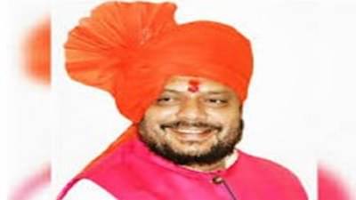 Gulabrao Patil | कोरोनानं खूप काही शिकवलं, रस्त्यावर भाजी विकून पोट भरता येतं, तरुणांनो लाज बाळगू नका; गुलाबरावांचं आवाहन