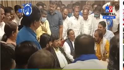 रामदास आठवले यांच्या समोरच आरपीआयच्या कार्यकर्त्यांमध्ये बाचाबाची