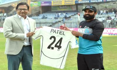 कसोटी सामन्याच्या एका डावात 10 विकेट घेणाऱ्या एजाज पटेलचा मुंबई क्रिकेट असोसिएशनकडून सत्कार