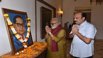 डॉ. आंबेडकरांना महापरिनिर्वाण दिनी पालकमंत्री, विभागीय आयुक्तांकडून अभिवादन; नाशिकमध्ये ठिकठिकाणी विचारांचे स्मरण