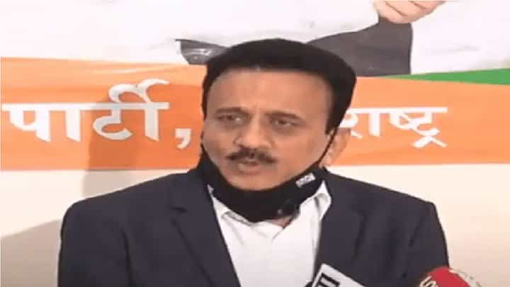 खडसेंना 15 वर्ष लाल दिवा आणि 12 खाती मिळाली पण विकासकामं करण्यात अपयश, आता दुकानदारी बंद करावी: गिरीश महाजन खडसेंना 15 वर्ष लाल दिवा आणि 12 खाती मिळाली पण विकासकामं करण्यात अपयश, आता दुकानदारी बंद करावी: गिरीश महाजन