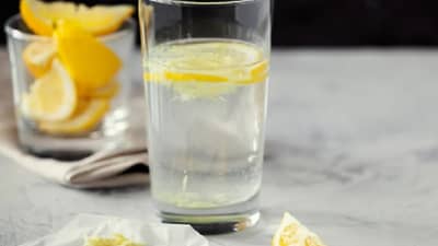 Weight Loss : कोमट पाण्यात मध, लिंबू मिक्स करून प्या आणि वजन कमी करा!