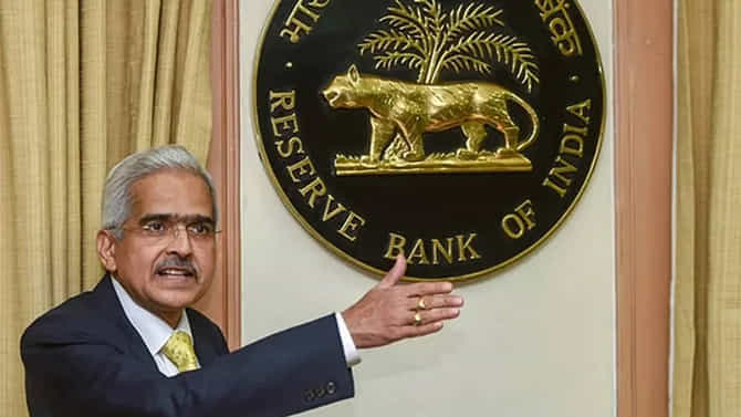 RBI: EMIमध्ये दिलासा नाही, व्याज दरातही बदल नाही, शक्तिकांत दास म्हणाले, अर्थव्यवस्था रुळावर येतेय