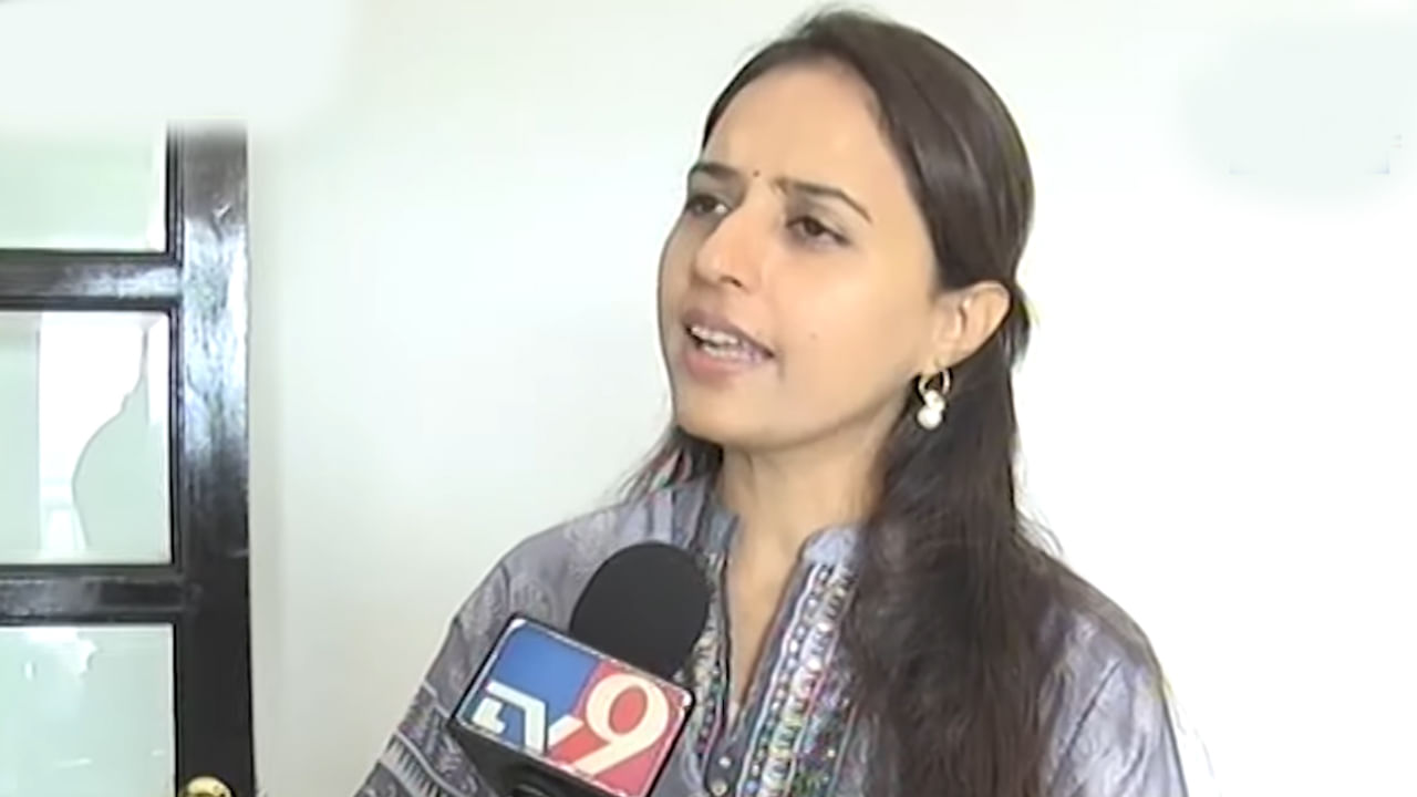 Video: इम्पिरिकल डेटा गोळा करणं हे राज्य सरकारचंच काम: प्रीतम मुंडे Video: इम्पिरिकल डेटा गोळा करणं हे राज्य सरकारचंच काम: प्रीतम मुंडे
