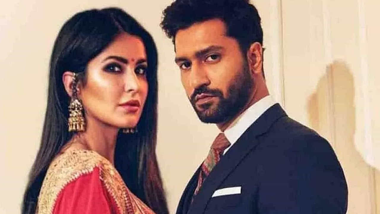 अनेक बॉलिवूड सेलिब्रिटींनी डेस्टिनेशन वेडिंग केले आहे. पण लग्नासाठी ‘राजस्थान’ या यादीत पहिल्या क्रमांकावर आहे. विकी आणि कतरिना कैफ व्यतिरिक्त अनेक सेलिब्रिटींनी राजस्थानला आपले ‘वेडिंग डेस्टिनेशन’ म्हणून निवडले आहे.