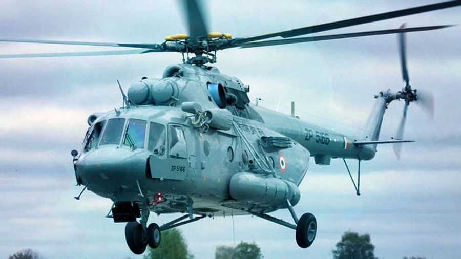 Army Chopper Crash : कोसळलेलं हवाई दलाचं भरवशाचं Mi-17 V5!; जाणून घ्या, काय आहेत वैशिष्ट्ये... Army Chopper Crash : कोसळलेलं हवाई दलाचं भरवशाचं Mi-17 V5!; जाणून घ्या, काय आहेत वैशिष्ट्ये...