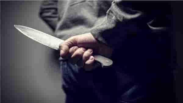 बलात्कारापासून वाचण्यासाठी चौथ्या मजल्यावरून उडी; तरीही आरोपीने सोडला नाही पाठलाग, चाकू हल्ल्यात तरुणी गंभीर जखमी