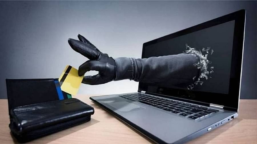 Online Fraud : ऑनलाइन व्यवहार करताय? फॉलो करा 'या' टिप्स, नाहीतर सायबर ठग घेतील गैरफायदा