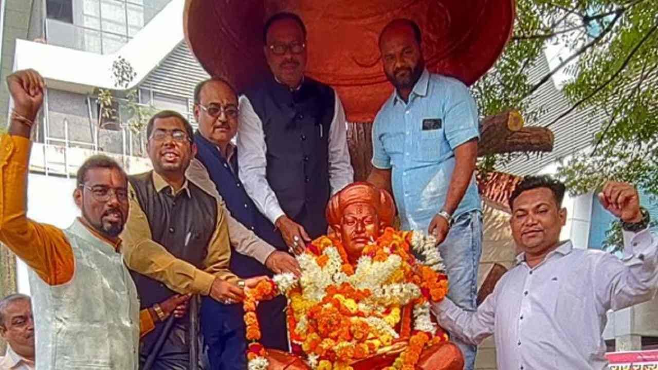 Nagpur | जय संताजी ! संत जगनाडे महाराजांना अभिवादन; कीर्तन, अभंगाच्या माध्यमातून दिली शिकवण Nagpur | जय संताजी ! संत जगनाडे महाराजांना अभिवादन; कीर्तन, अभंगाच्या माध्यमातून दिली शिकवण