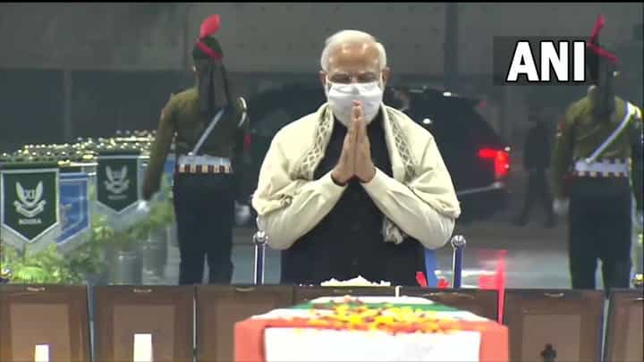 CDS Bipin Rawat Death | पंतप्रधान नरेंद्र मोदींकडून बिपीन रावत यांना श्रद्धांजली CDS Bipin Rawat Death | पंतप्रधान नरेंद्र मोदींकडून बिपीन रावत यांना श्रद्धांजली